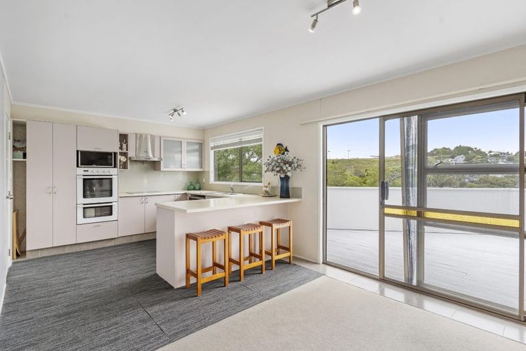 Photo of property in 6 Valdese Rise, Browns Bay, Auckland, 0630