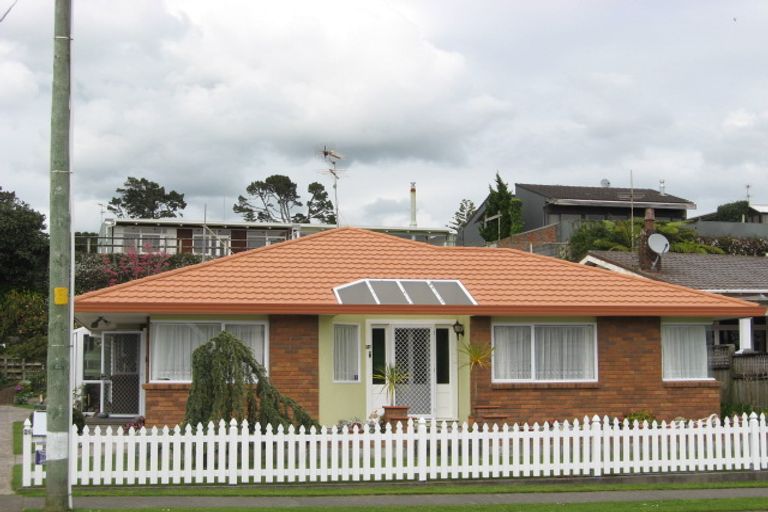 Photo of property in 24 Gilbert Street, New Plymouth, 4310