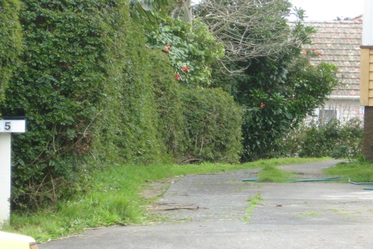 Photo of property in 5 Tor Street, Westown, New Plymouth, 4310