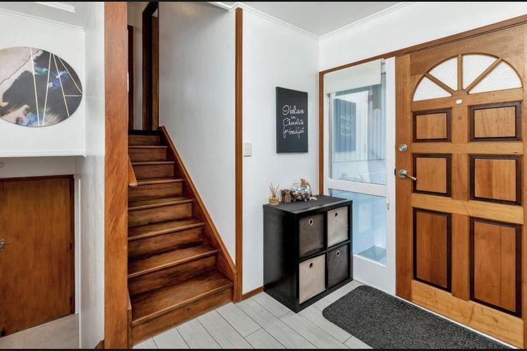 Photo of property in 18 Parkland Crescent, Terrace End, Palmerston North, 4410