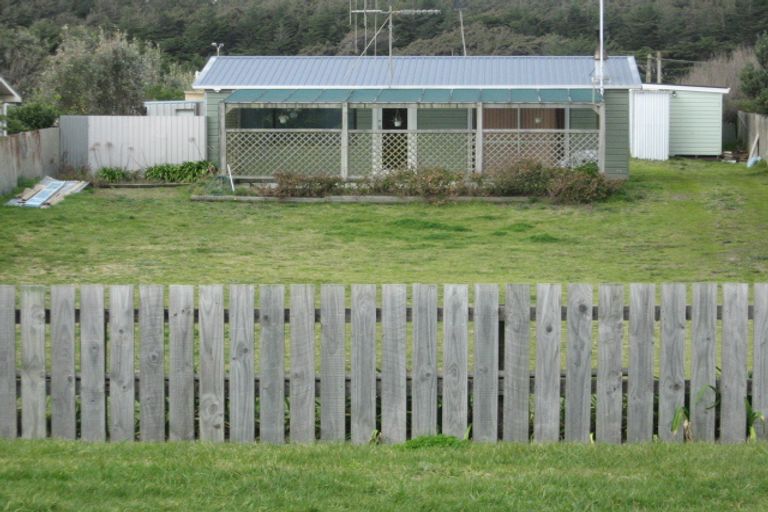 Photo of property in 24 Kent Avenue, Waitarere Beach, Levin, 5510