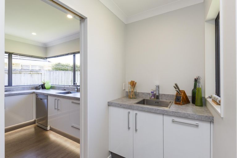 Photo of property in 32 Washington Parade, Milson, Palmerston North, 4414