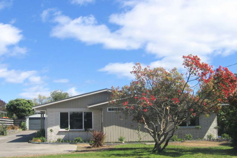 Photo of property in 13 Aubrey Crescent, Rainbow Point, Taupo, 3330