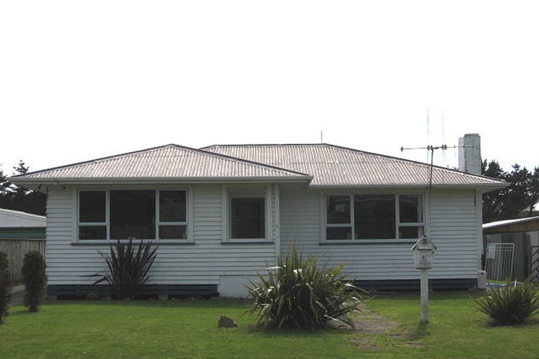 Photo of property in 6 Lee Street, Castlecliff, Whanganui, 4501