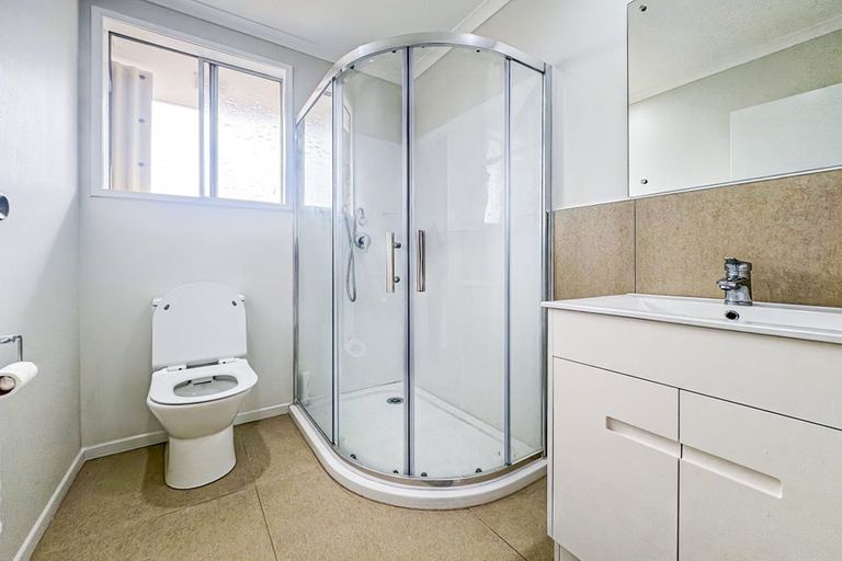 Photo of property in 2/117 Astley Avenue, New Lynn, Auckland, 0600