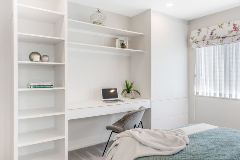 Photo of property in 10 Hedge Row, Sunnyhills, Auckland, 2010