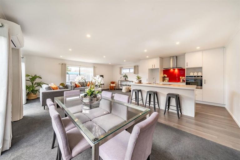 Photo of property in 4 Te Kaeaea Crescent, Wallaceville, Upper Hutt, 5018