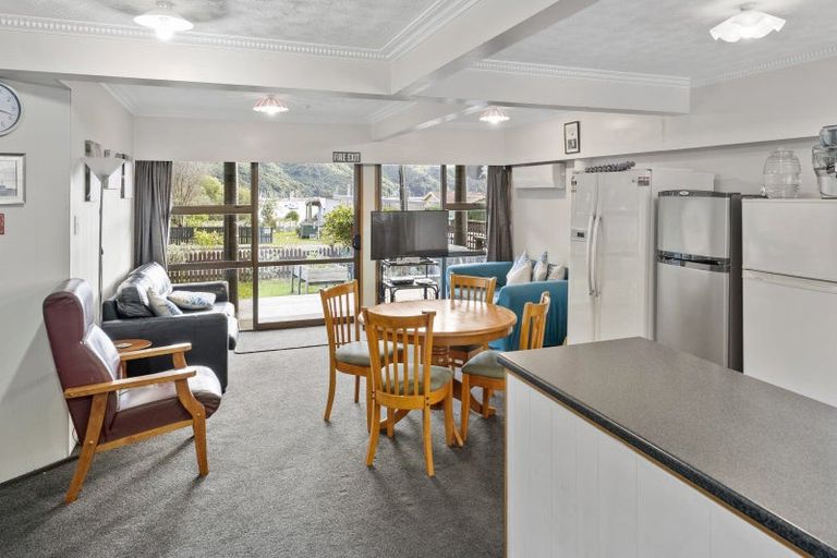 Photo of property in 318 Waikawa Road, Waikawa, Picton, 7220