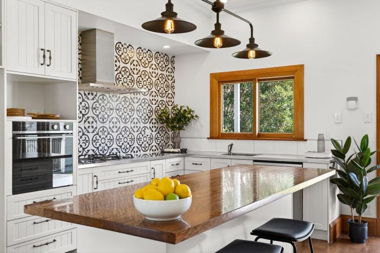 Photo of property in 1002 Fitzroy Avenue, Mahora, Hastings, 4120