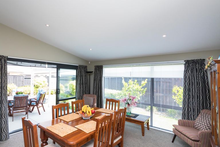 Photo of property in 5 Levi Place, Kelvin Grove, Palmerston North, 4414