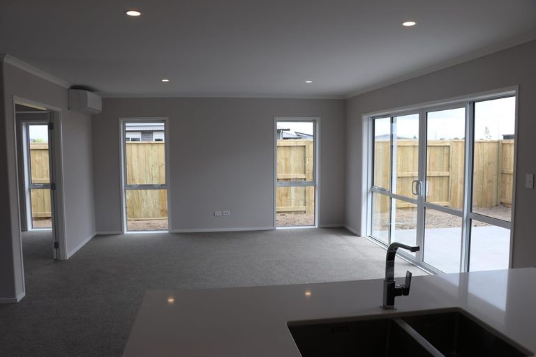 Photo of property in 75 Dunkeld Drive, Papamoa, 3118