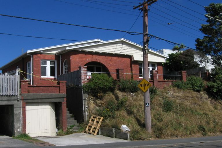 Photo of property in 125 The Ridgeway, Mornington, Wellington, 6021