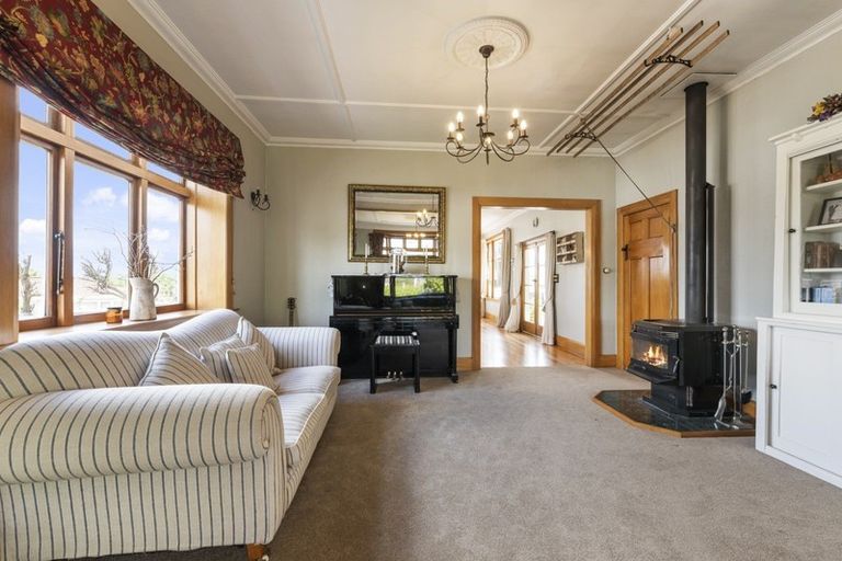 Photo of property in 97 Weraroa Road, Levin, 5510