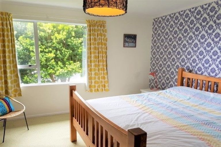 Photo of property in 2 Livet Place, Papakowhai, Porirua, 5024