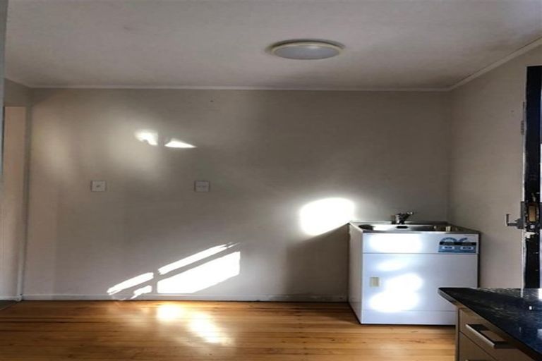 Photo of property in 27 Parker Avenue, New Lynn, Auckland, 0600