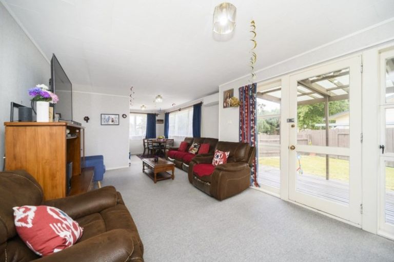 Photo of property in 33 Suzanne Grove, Kelvin Grove, Palmerston North, 4414