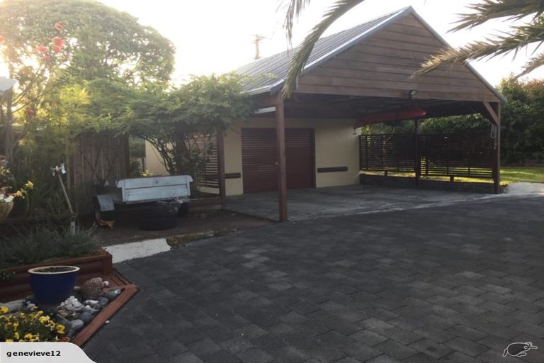 Photo of property in 1394 Whangaparaoa Road, Army Bay, Whangaparaoa, 0930