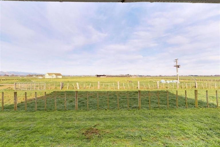 Photo of property in 56 Riddiford Road, Longburn, Palmerston North, 4475