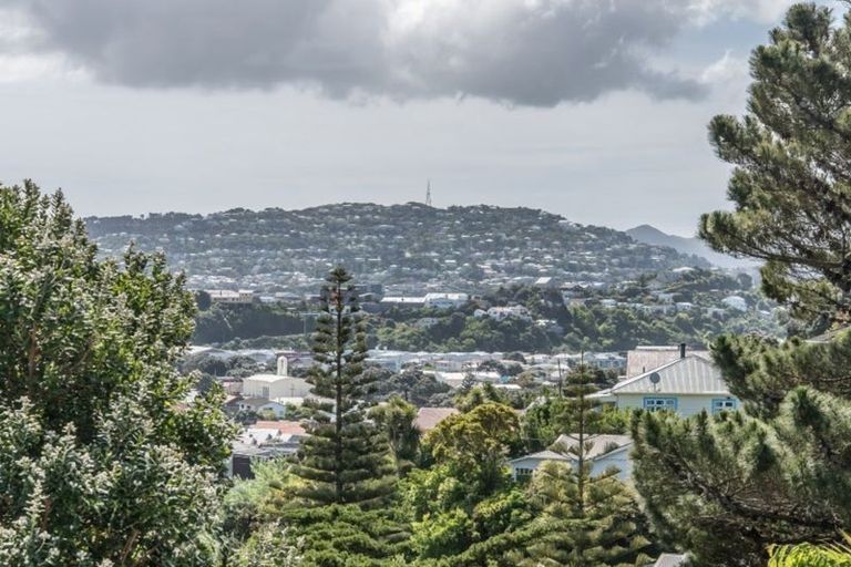 Photo of property in 8 Dallas Court, Miramar, Wellington, 6022