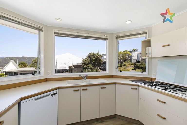 Photo of property in 7 Panorama Grove, Harbour View, Lower Hutt, 5010