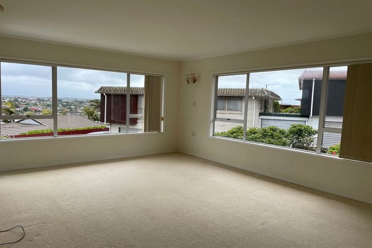 Photo of property in 1/37 Shanaway Rise, Hillcrest, Auckland, 0627
