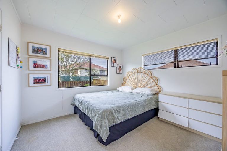 Photo of property in 34 Aviemore Drive, Highland Park, Auckland, 2010