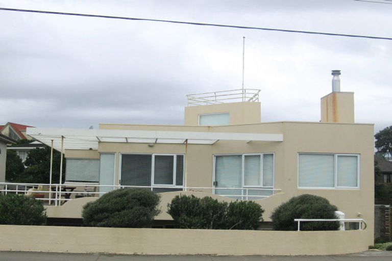 Photo of property in 100 Marine Parade, Paraparaumu Beach, Paraparaumu, 5032