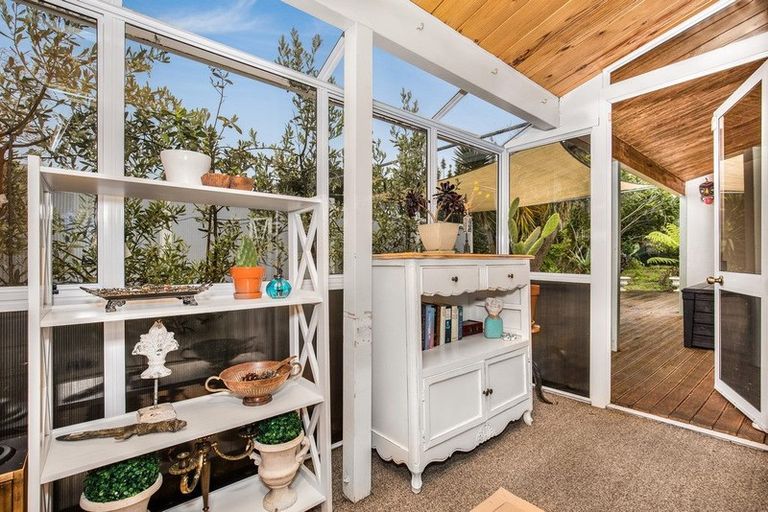 Photo of property in 9 Mcinnes Road, Weymouth, Auckland, 2103