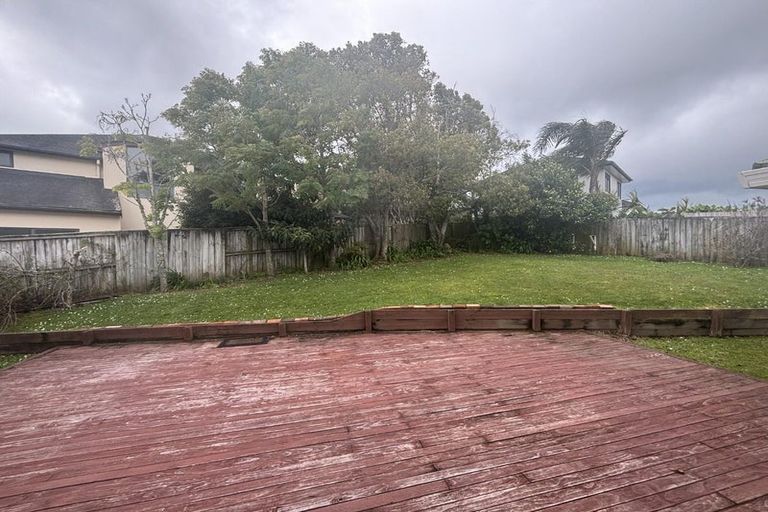 Photo of property in 22 Te Hoe Grove, Pinehill, Auckland, 0632