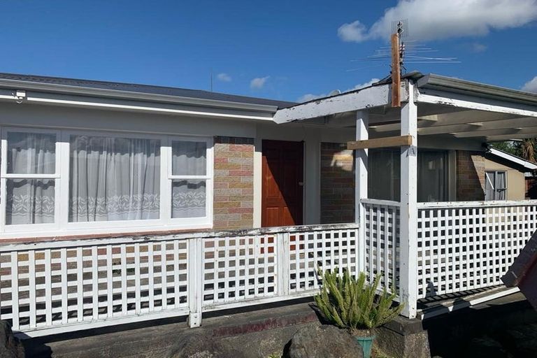 Photo of property in 11a Hill Crescent, Papakura, 2110