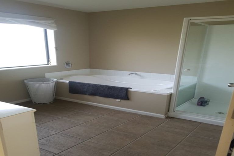 Photo of property in 33 Waterbridge Way, Rolleston, 7614