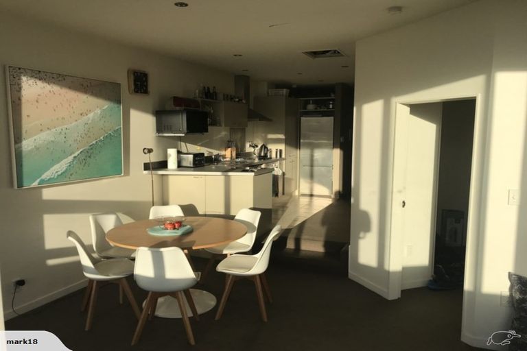 Photo of property in Stadium Garden Flats, 212/107 Thorndon Quay, Pipitea, Wellington, 6011