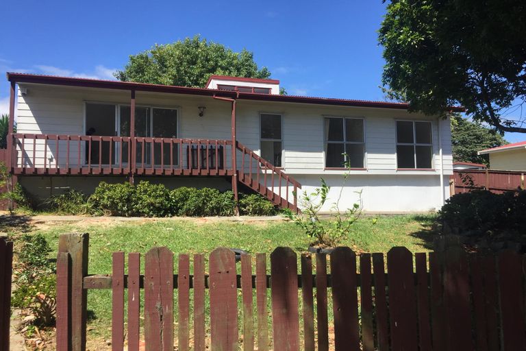 Photo of property in 7 Aden Place, Clendon Park, Auckland, 2103