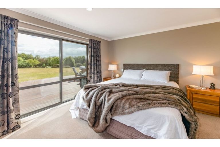 Photo of property in 16 Thorndon Close, Kirwee, Darfield, 7571