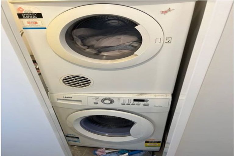 Photo of property in 31 Tukari Lane, Mangere Bridge, Auckland, 2022