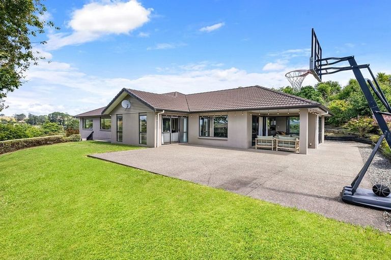 Photo of property in 3 Gavinike Place, Waimauku, 0812