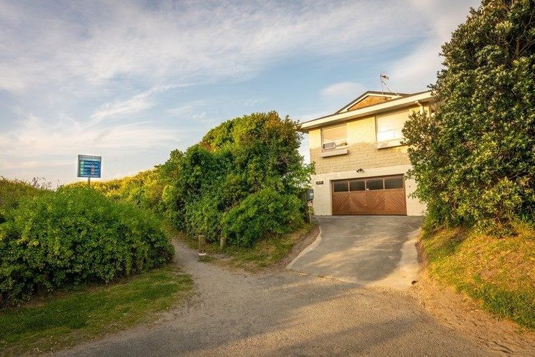 Photo of property in 1 Ngapotiki Street, Paraparaumu Beach, Paraparaumu, 5032
