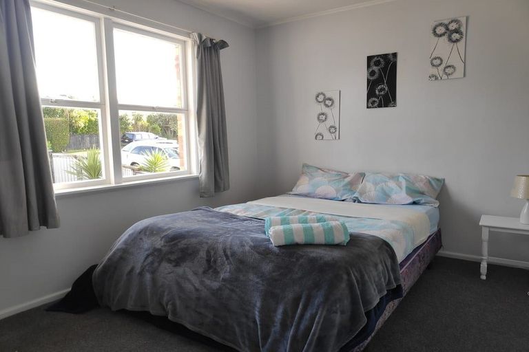 Photo of property in 114 Pacific Parade, Army Bay, Whangaparaoa, 0930