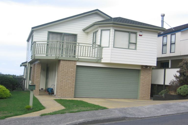 Photo of property in 5 Meadowcroft Grove, Johnsonville, Wellington, 6037