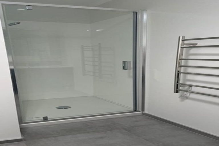 Photo of property in 468b Roscommon Road, Clendon Park, Auckland, 2103