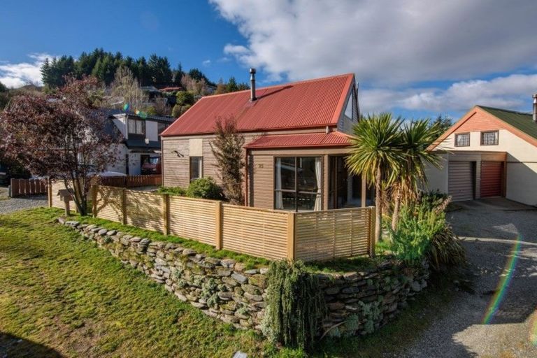 Photo of property in 25d Williams Street, Sunshine Bay, Queenstown, 9300