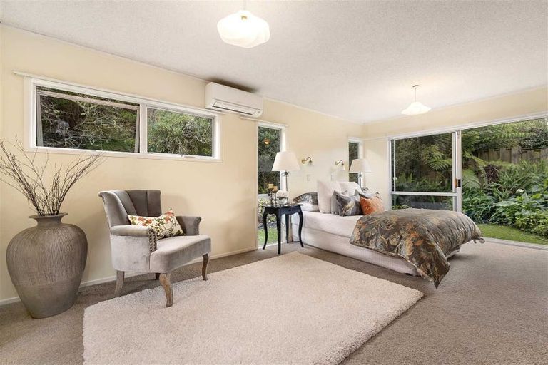 Photo of property in 12 Prestige Place, Castor Bay, Auckland, 0620