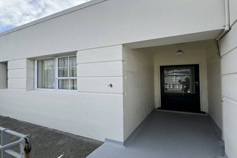 Photo of property in 243 The Terrace, Te Aro, Wellington, 6011