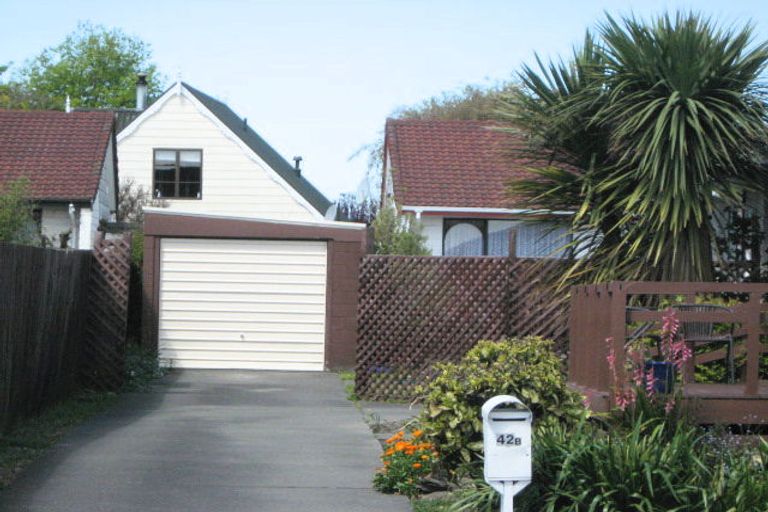 Photo of property in 2/42 Chipping Lane, Redwood, Christchurch, 8051