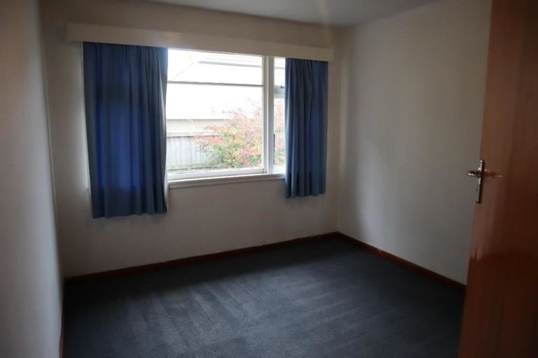 Photo of property in 112 Avonhead Road, Avonhead, Christchurch, 8042