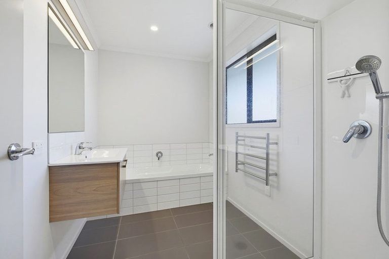 Photo of property in 6 Mooring Close, Whitby, Porirua, 5024