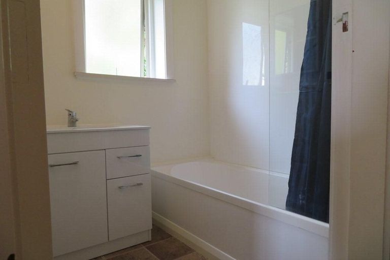 Photo of property in 221 Whites Line East, Waiwhetu, Lower Hutt, 5010
