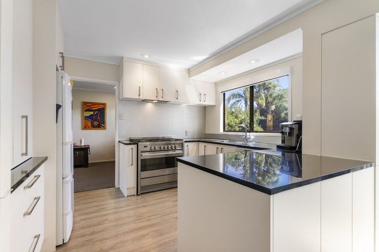 Photo of property in 66 Sunderlands Road, Half Moon Bay, Auckland, 2012