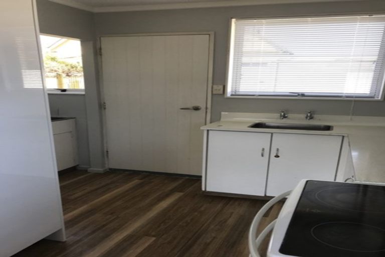 Photo of property in 2/30 Bassett Street, Burwood, Christchurch, 8083