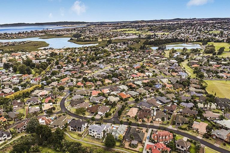 Photo of property in 82 Glenross Drive, Wattle Downs, Auckland, 2103